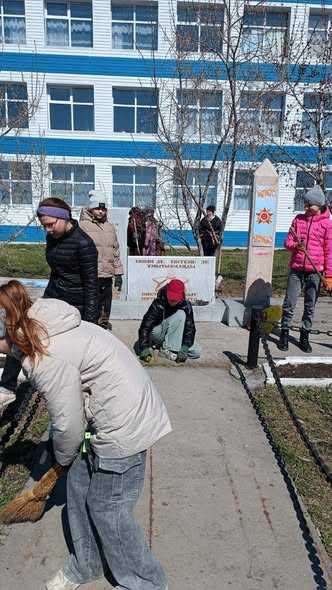 В рамках республиканской экологической акции «Таза Қазақстан» во всех учреждениях образования учащиеся 5–11 классов, педагоги и работники школ приняли активное участие в субботниках по благоустройству и санитарной очистке территорий.