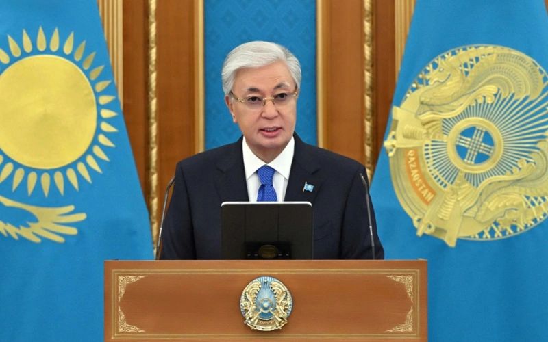 Президент выступил на церемонии вручения государственных наград и воинских званий.