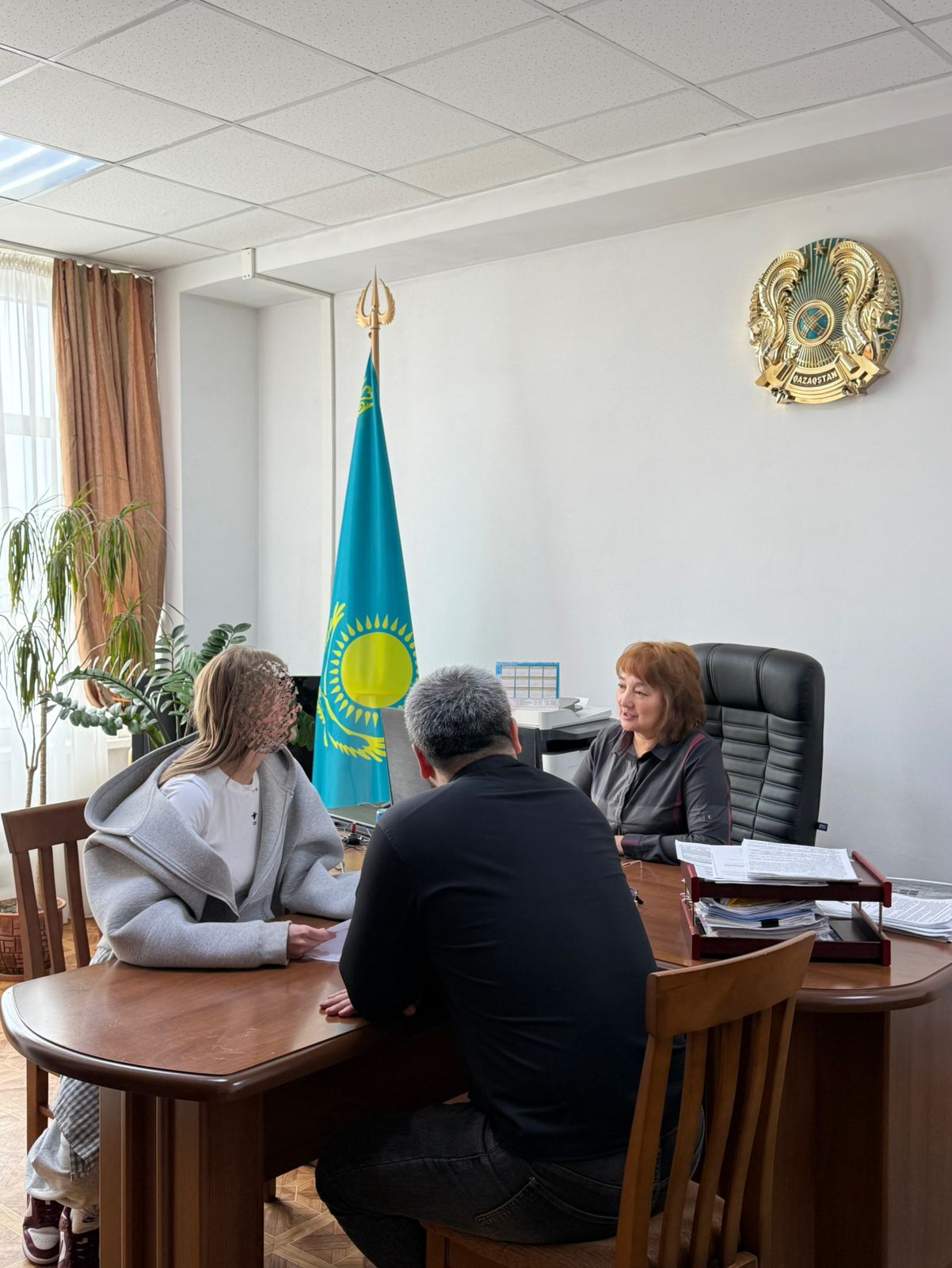 В Департаменте состоялся личный приём граждан руководителем по вопросу буллинга в образовательной среде.