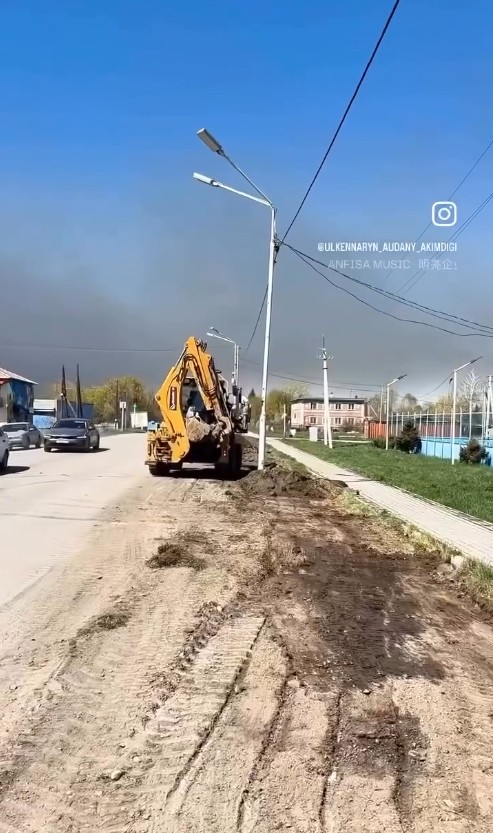 Работы по благоустройству в селе Улкен Нарын продолжаются