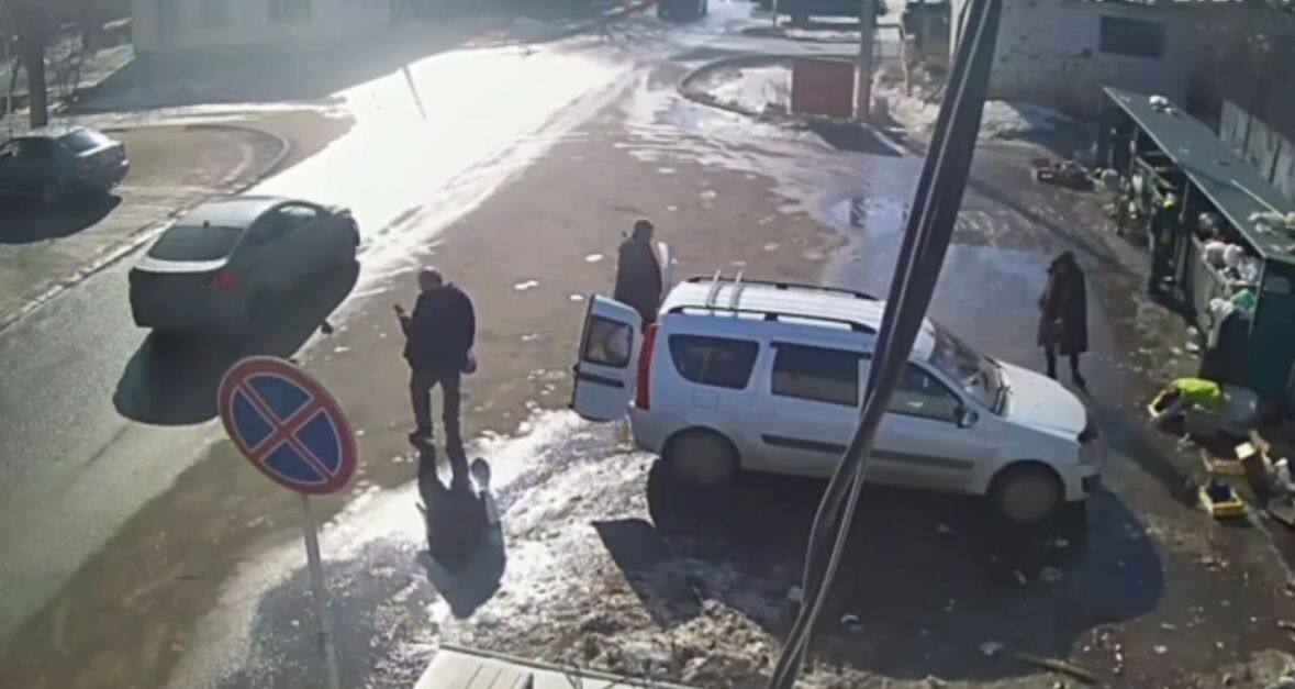 В Актобе умные камеры выявляют факты незаконного выброса крупногабаритного мусора