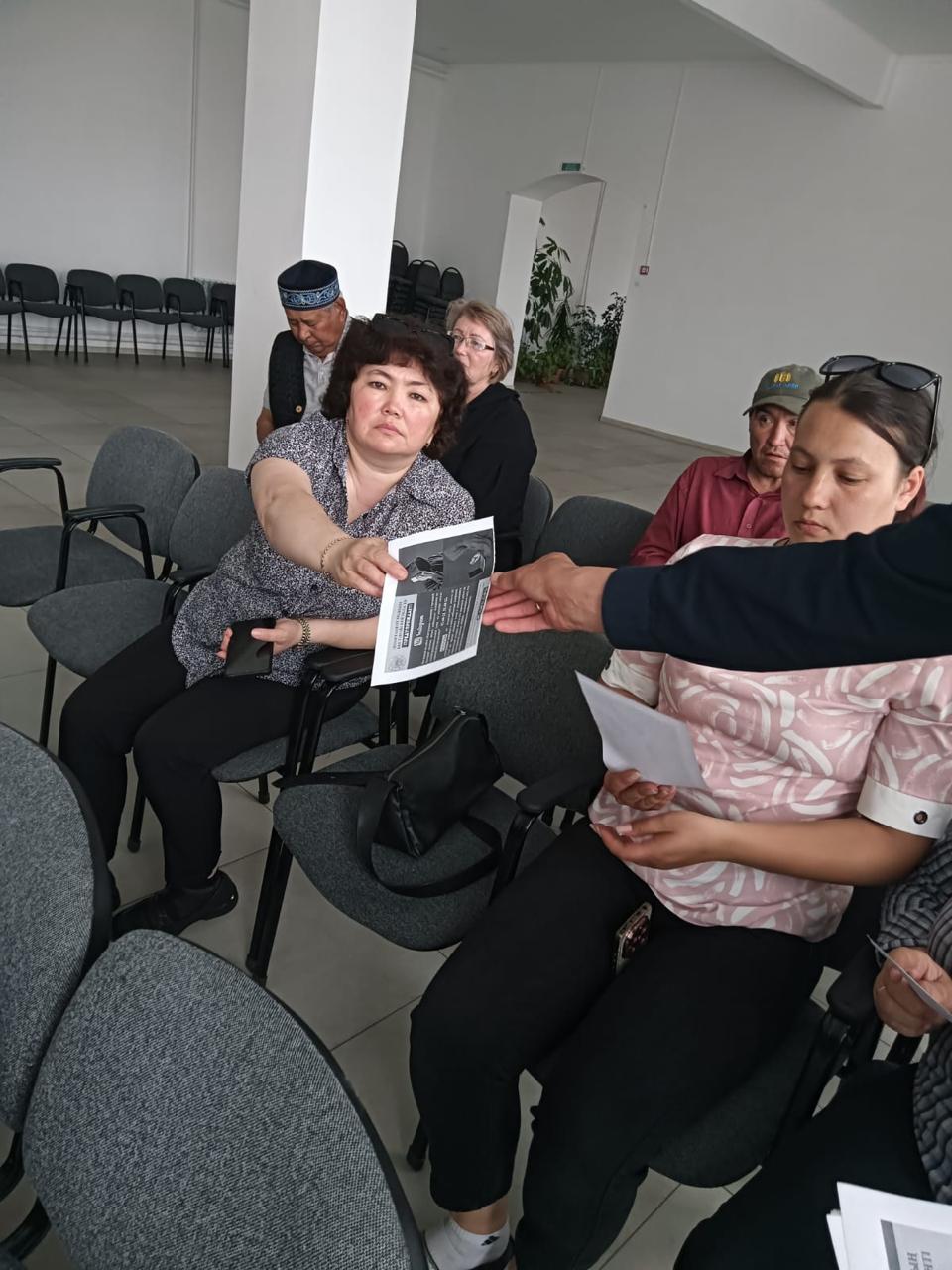 Проведены информационно-разъяснительные беседы по профилактике мошенничества, коррупции, наркомании с раздачей листовок.