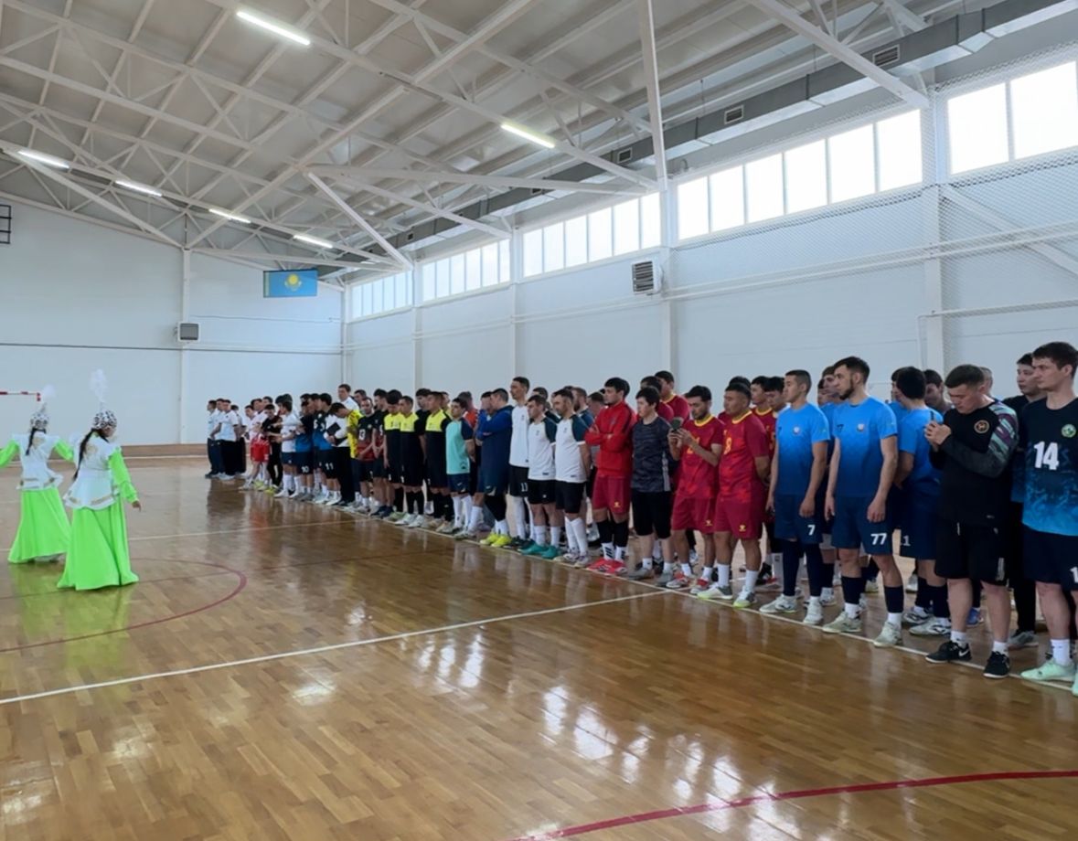 В Рудном на базе ФОК «Сарыбай» и ФОК «Сокол» состоялось открытие чемпионата Костанайской области по футзалу.