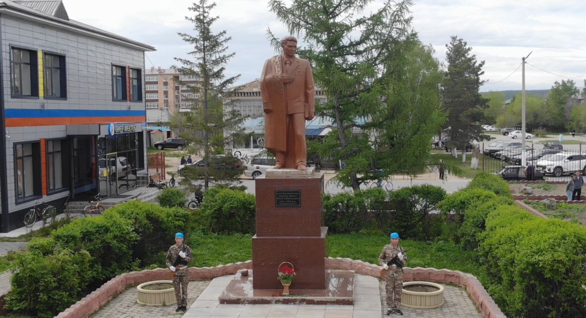  На центральной площади села Зеренда состоялось торжественное мероприятие, посвящённое Дню защитника Отечества