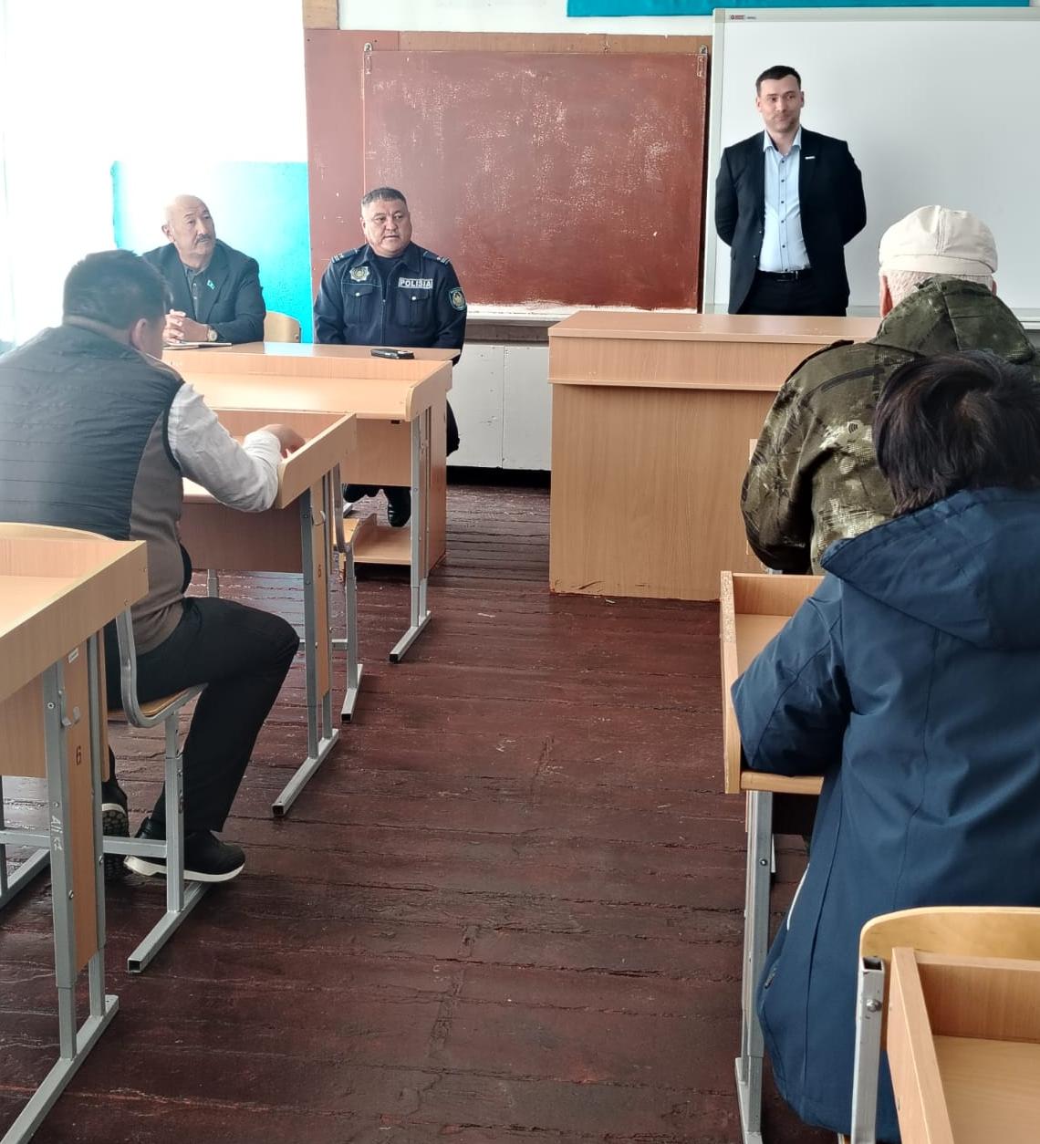 проведены отчетные встречи акимом сельского округа в селах Карасай и Сазды булак