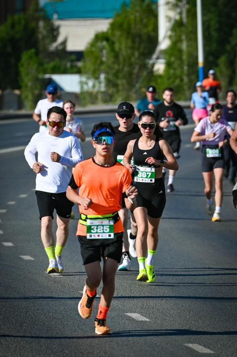 В Актобе прошел масштабный забег «AQTOBE HALF MARATHON-2026»