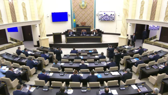 Сенат одобрил законопроект о государственной службе