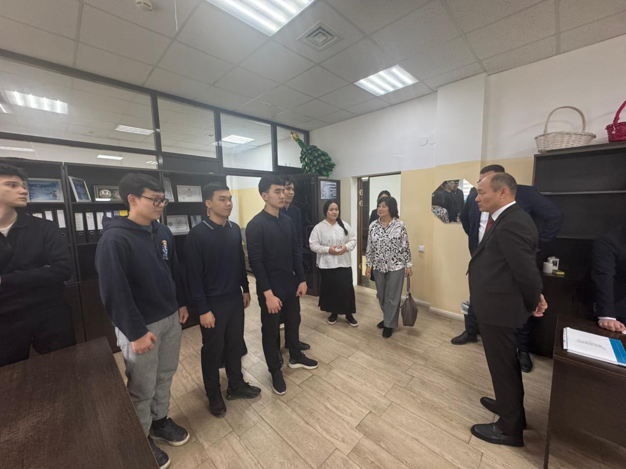 В рамках профориентационной работы учащиеся старших классов школ Мангистауской области посетили Департамент государственных доходов по Мангистауской области