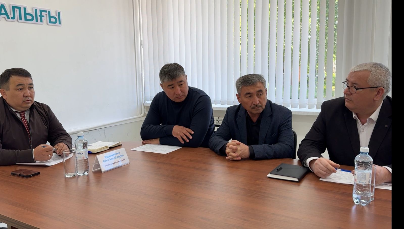 Аким района провел личный прием граждан