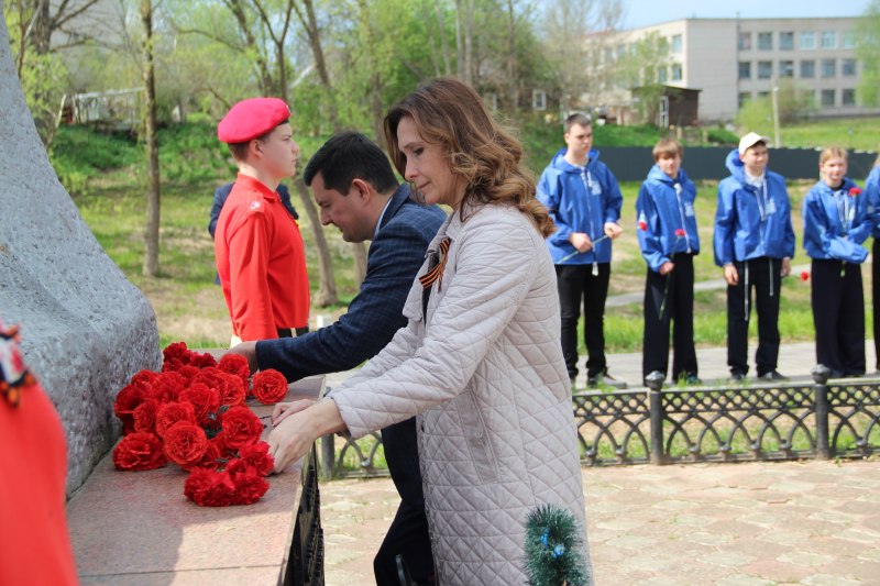 Делегация Генерального консульства Казахстана почтила память героев-казахстанцев в Псковской области