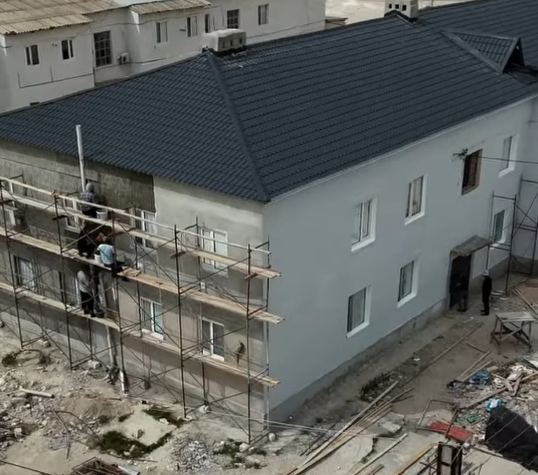 Продолжается модернизация многоэтажных жилых домов в селе Курык