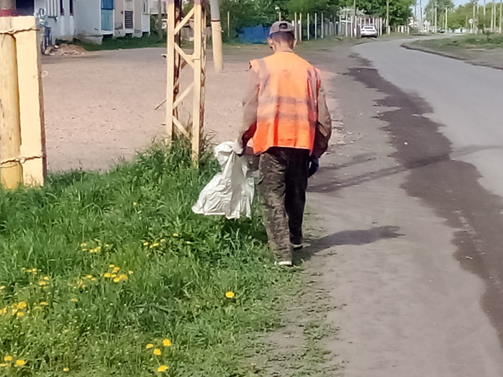 Очистка от мусора по ул Ленина
