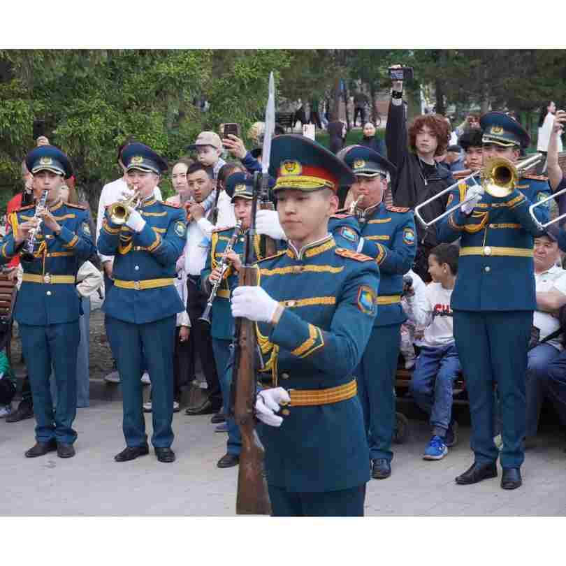 Военный оркестр, мировые хиты и дух патриотизма: в столице прошло шоу Национальной гвардии