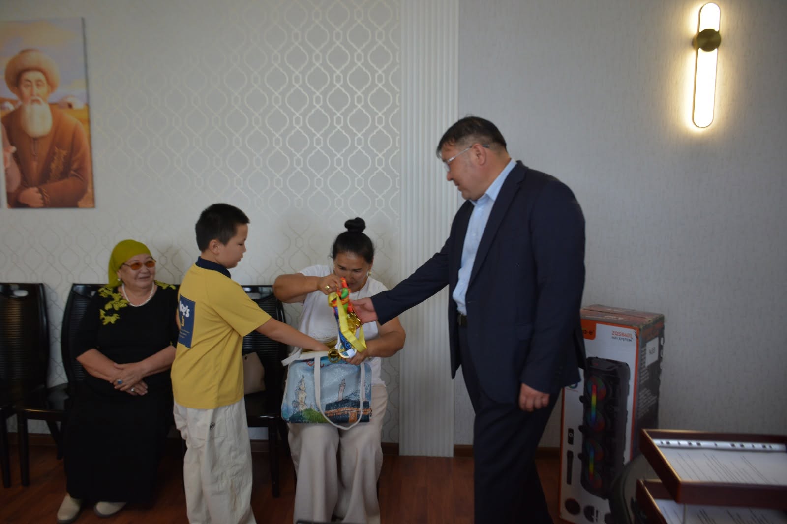 Жас талантқа қолдау, ұстазға құрмет: