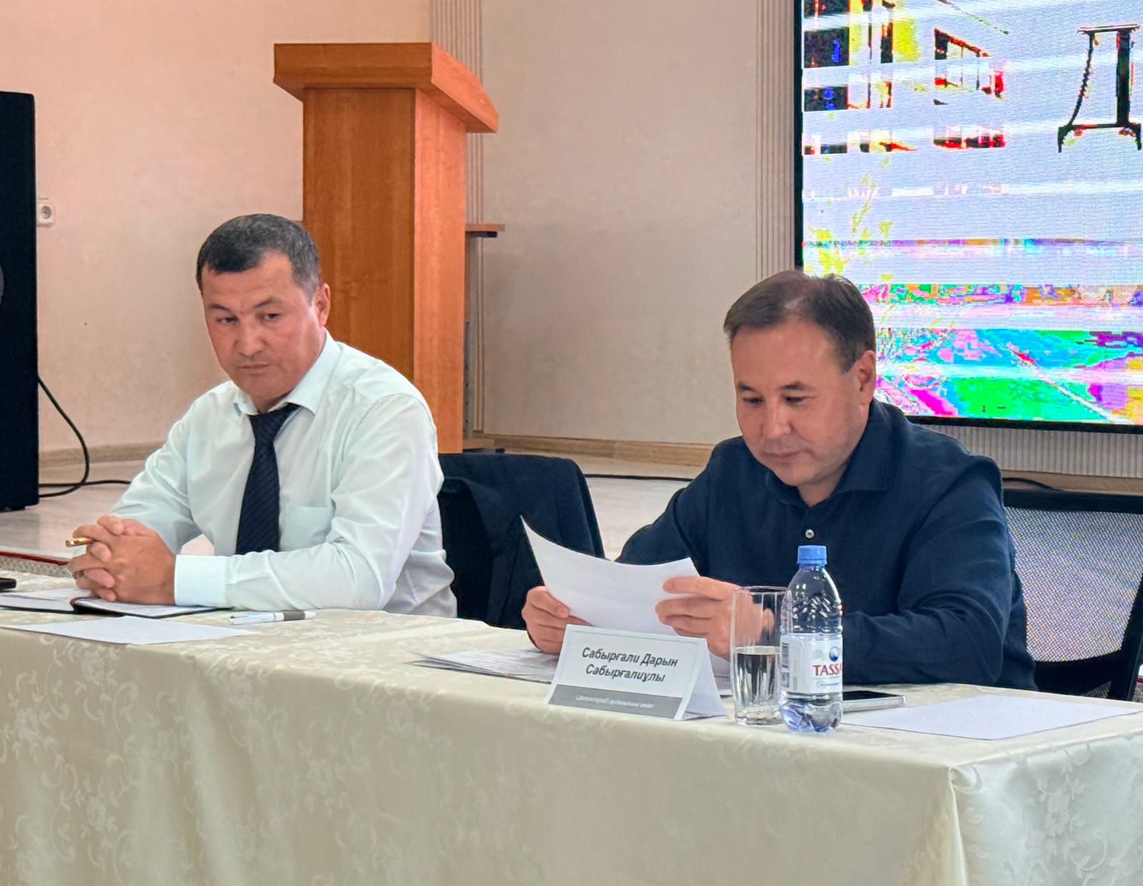Аким Целиноградского района провёл отчётные встречи с жителями