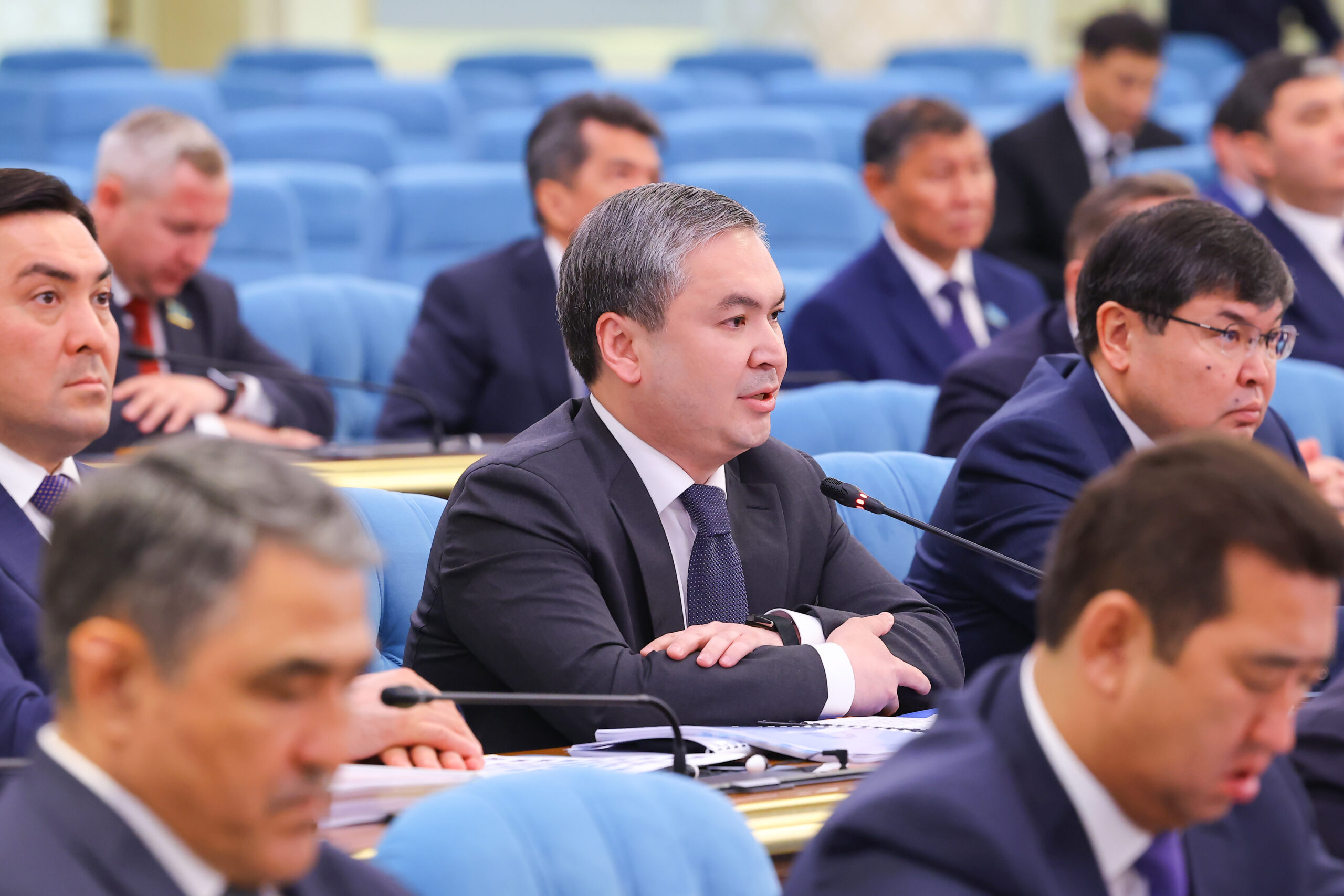 Ерсайын Нагаспаев на совместном заседании Палат Парламента проинформировал депутатов о развитии несырьевого экспорта