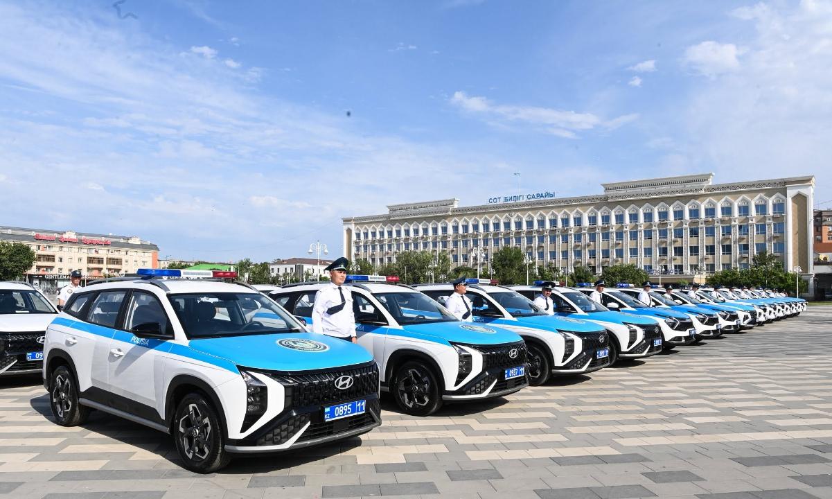 Сотрудникам полиции передано 94 служебных автомобиля