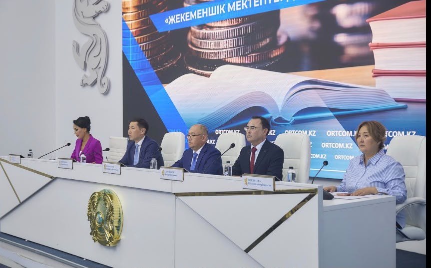 Развитие сети частных школ помогло сократить дефицит ученических мест и расширить доступ к образованию.