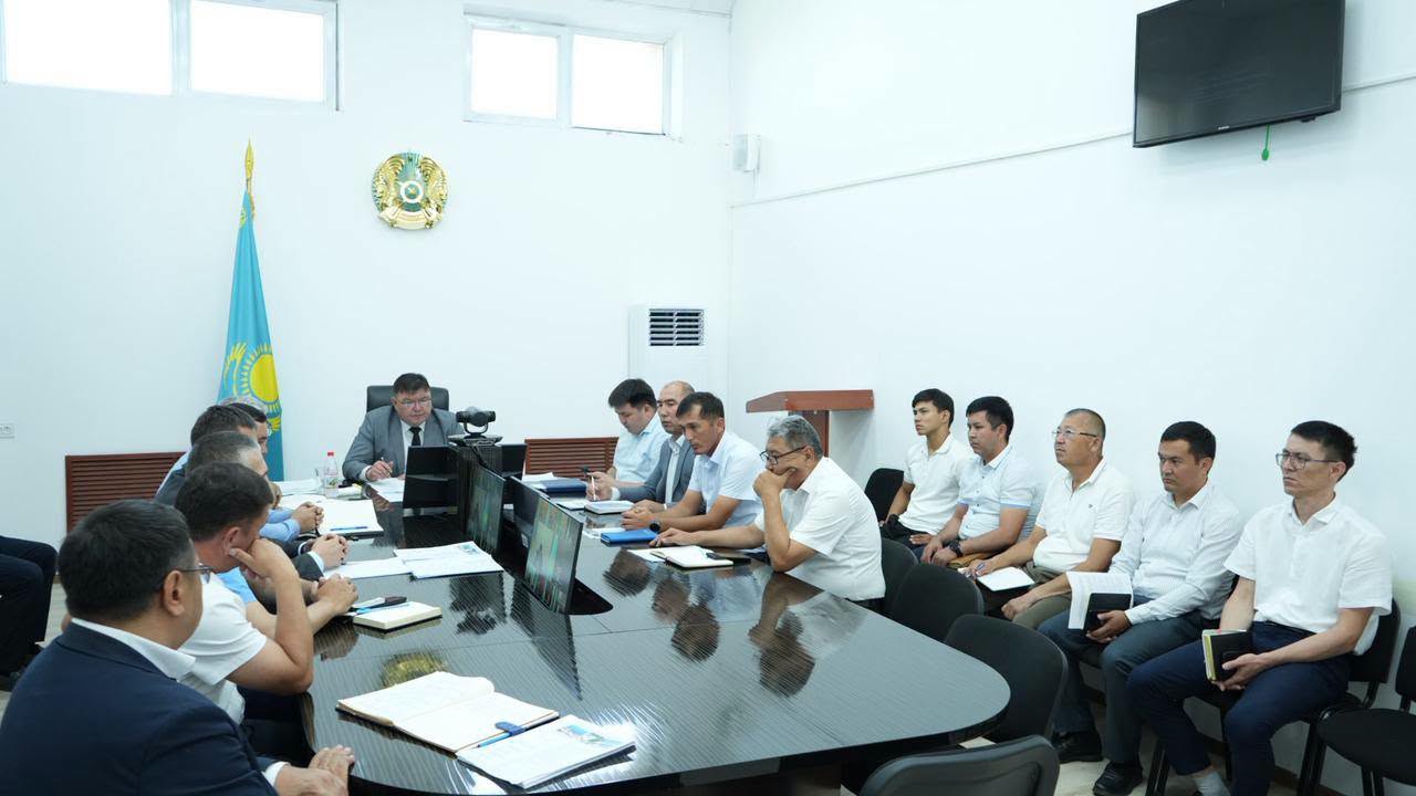 ТҮРКІСТАН ОБЛЫСЫ ӘКІМІНІҢ ТӨРАҒАЛЫҒЫМЕН АППАРАТТЫҚ МӘЖІЛІС ӨТТІ