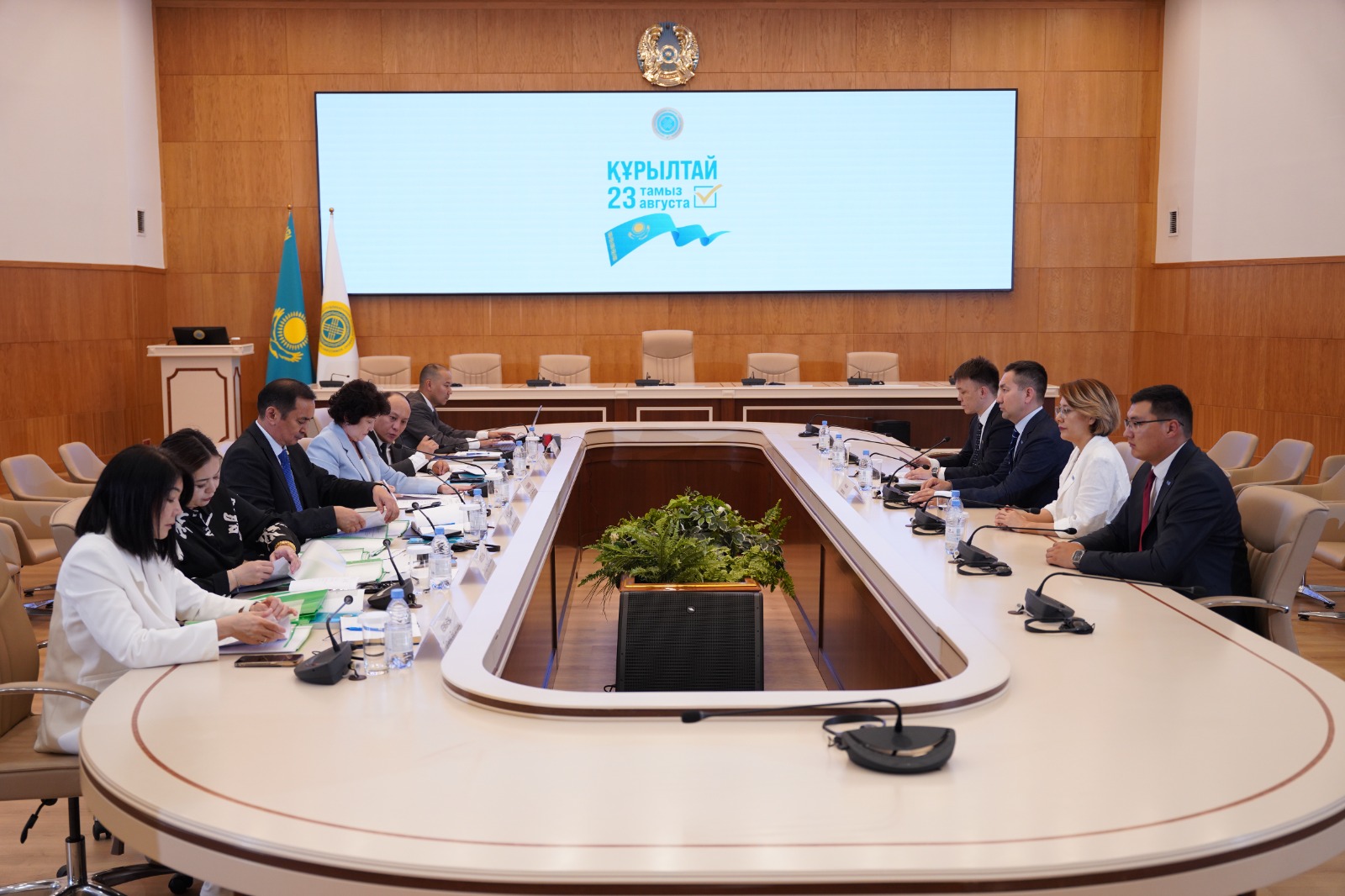 ПРОДОЛЖАЕТСЯ ВЫДВИЖЕНИЕ ПАРТИЙНЫХ СПИСКОВ: ДОКУМЕНТЫ В ЦИК ПРЕДСТАВИЛА ПАРТИЯ «АУЫЛ»