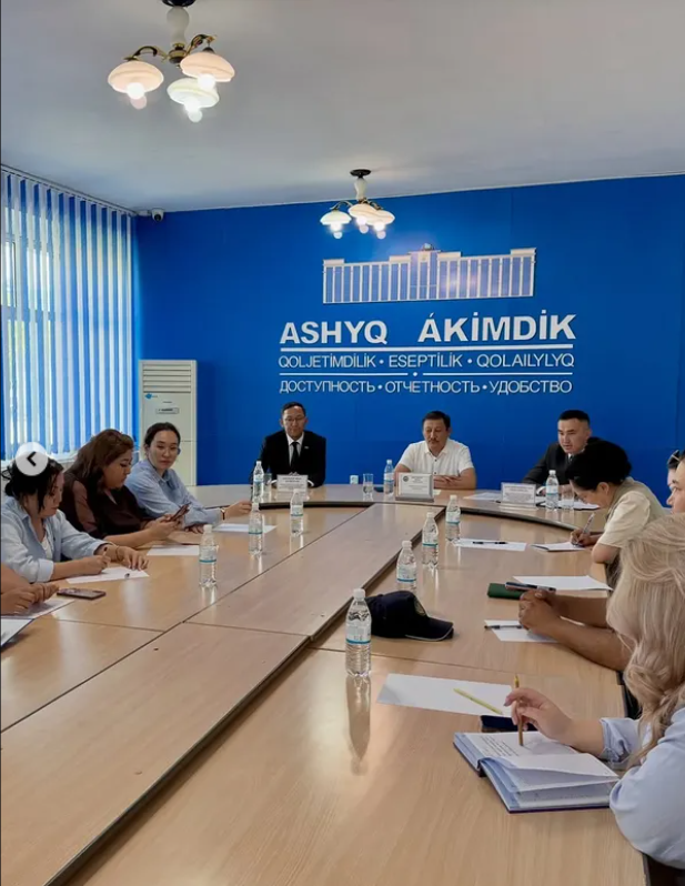 Член молодёжного крыла «Еркіндік рухы» при Уполномоченном по правам человека в Республике Казахстан Алибекове А.А. продолжает выездную информационно-разъяснительную работу в Тарбагатайском и Зайсанском районах Восточно-Казахстанской области.
