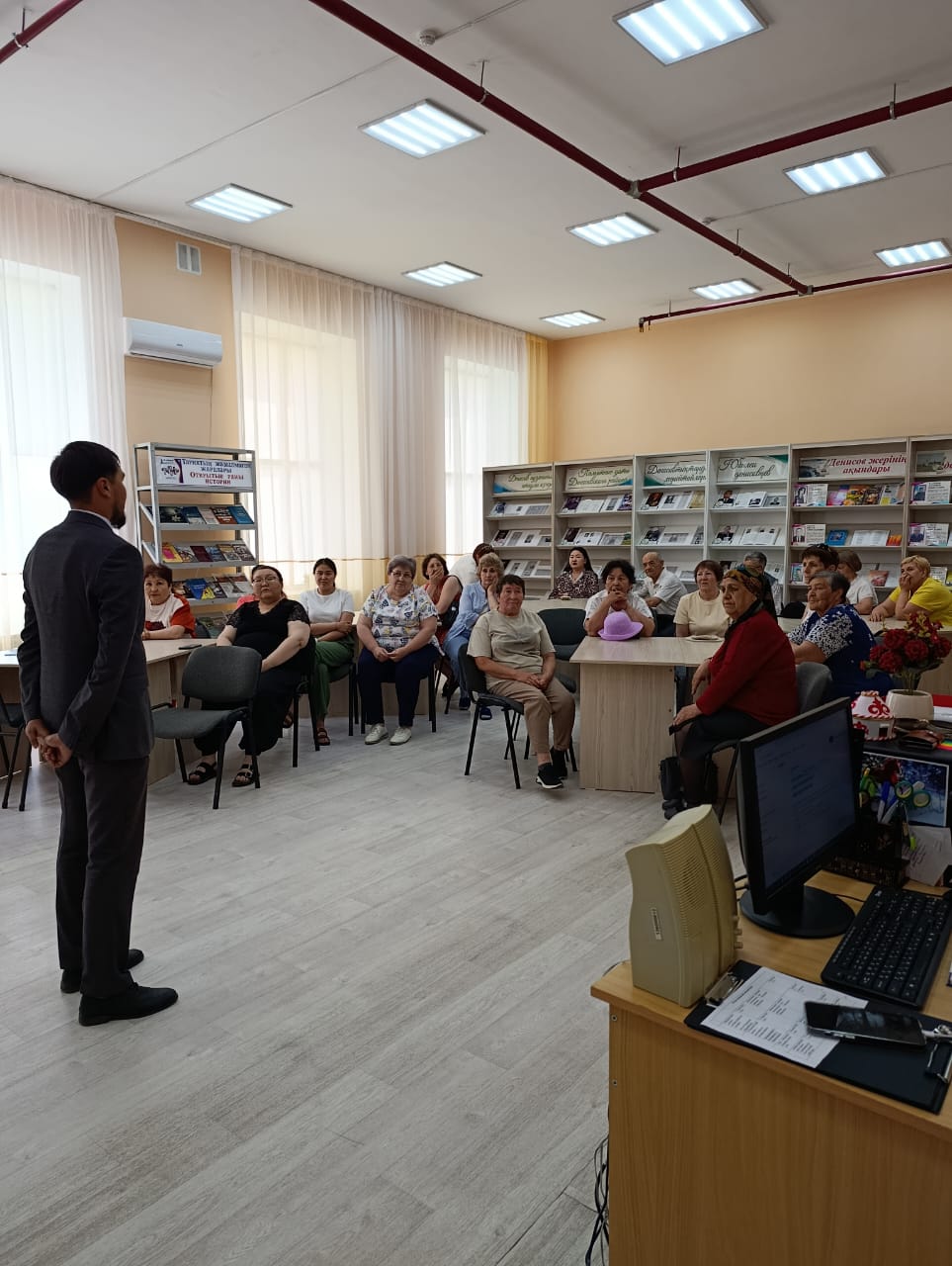 В Денисовском сельском округе прошли отчётные встречи акима с населением