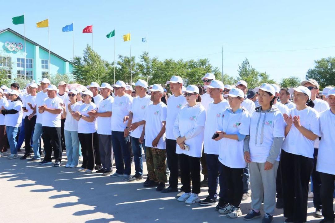 В РАЙОНЕ ВЕДУТСЯ РАБОТЫ ПО БЛАГОУСТРОЙСТВУ В РАМКАХ ЭКОЛОГИЧЕСКОЙ АКЦИИ “ТАЗА ҚАЗАҚСТАН 1 / 4. В РАЙОНЕ ВЕДУТСЯ РАБОТЫ ПО БЛАГОУСТРОЙСТВУ В РАМКАХ ЭКОЛОГИЧЕСКОЙ АКЦИИ “ТАЗА ҚАЗАҚСТАН