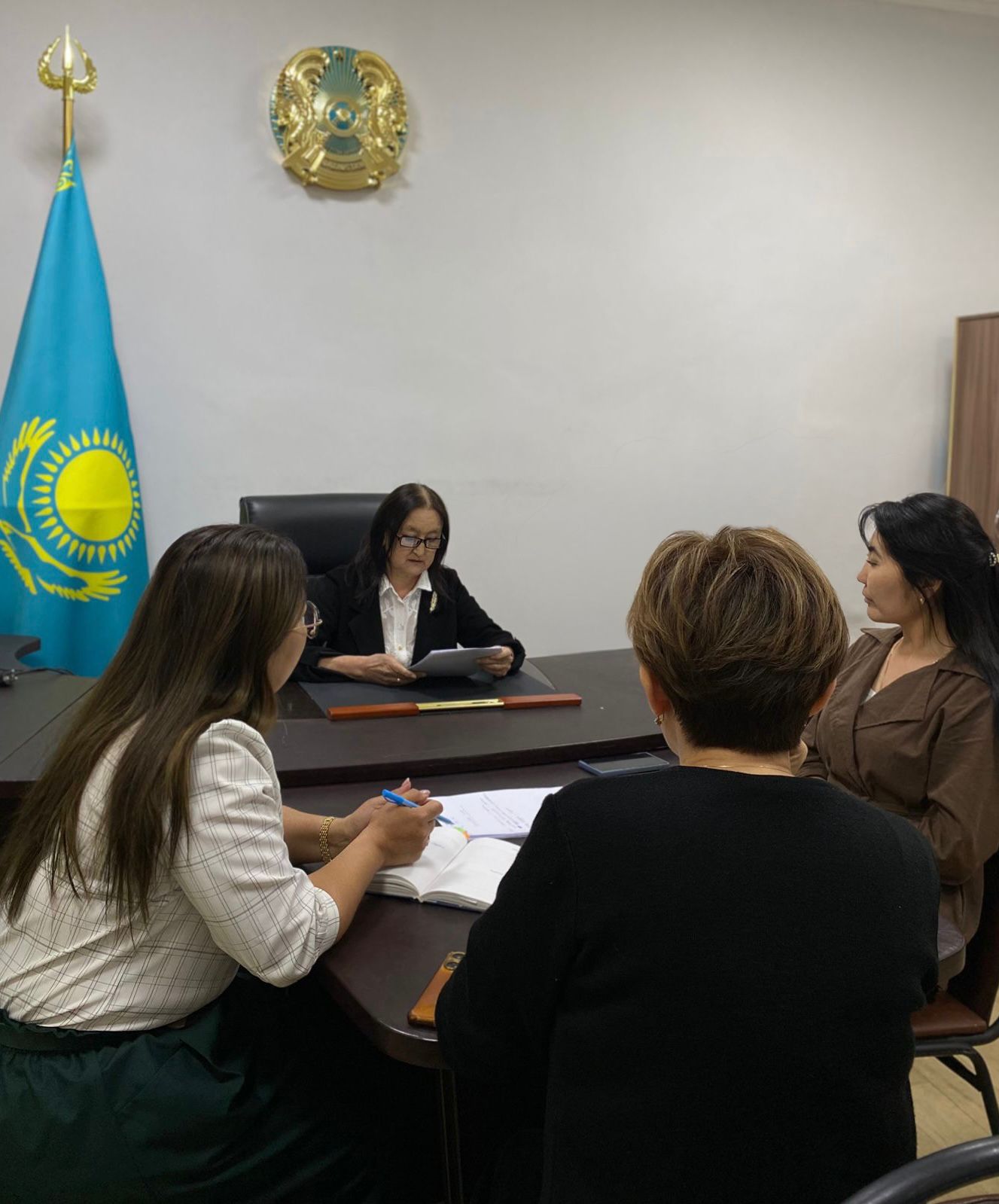 В Департаменте по обеспечению качества в сфере образования Восточно-Казахстанской области проведен час правового всеобуча