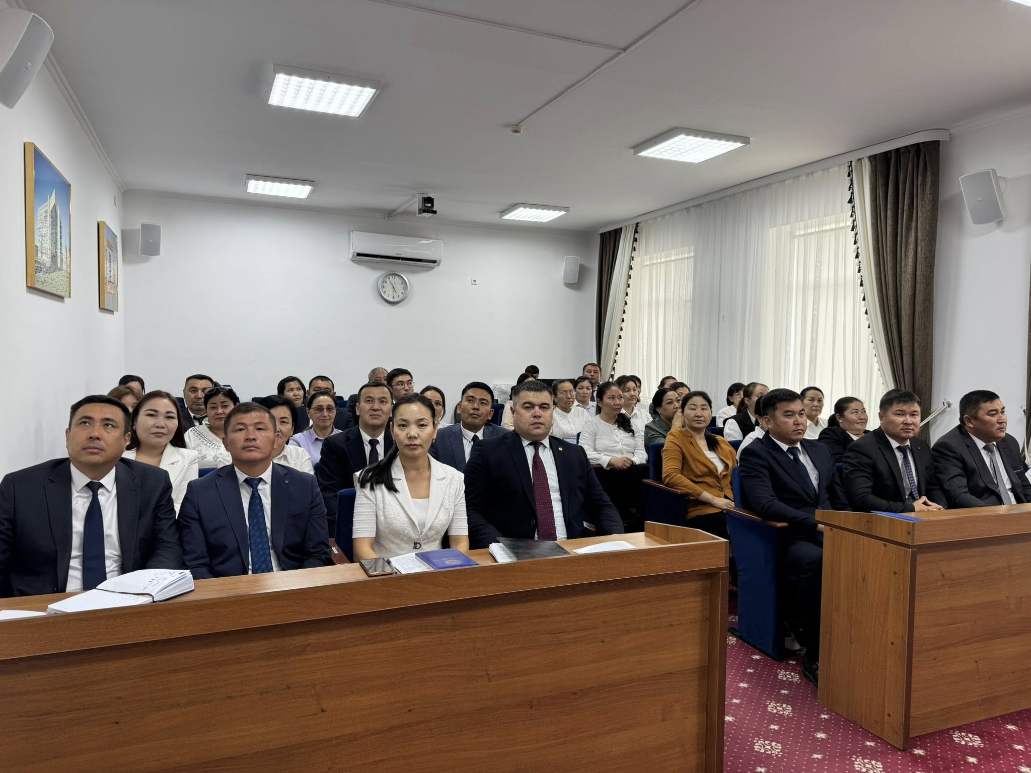 Обсуждены требования нового Закона о государственной службе