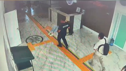 Полицейский помог потерявшей сознание школьнице в Коянды