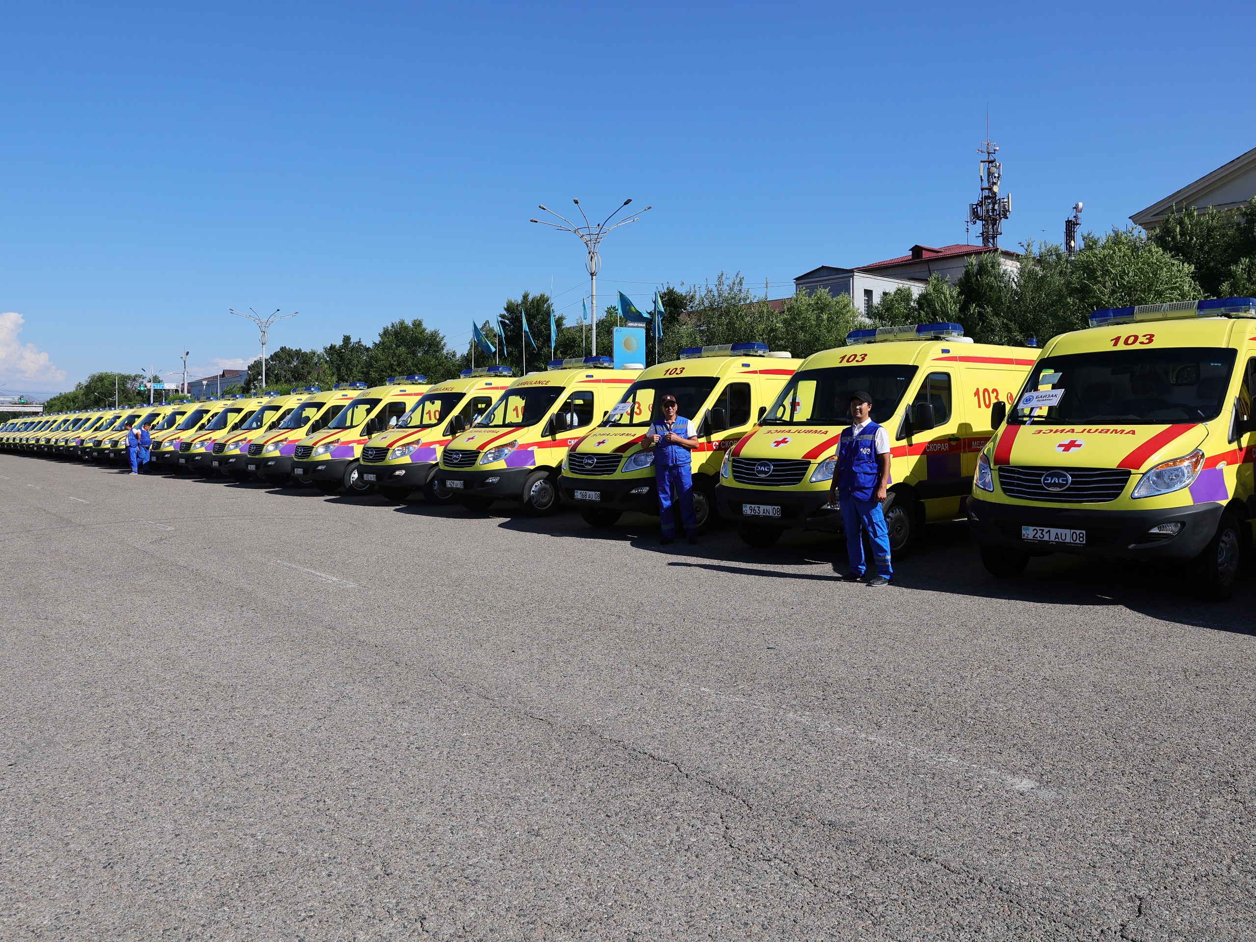 60 новых автомобилей передали службе скорой помощи Жамбылской области