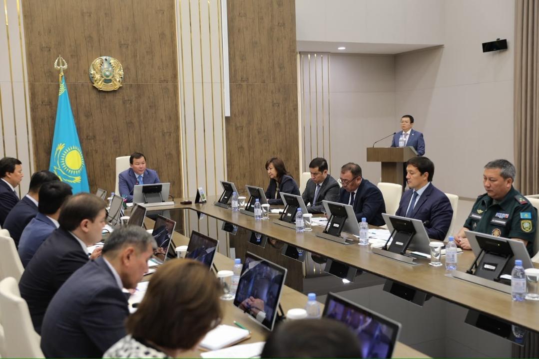 На аппаратном совещании под председательством акима области рассмотрели итоги социально-экономического развития Актюбинского региона за первое полугодие