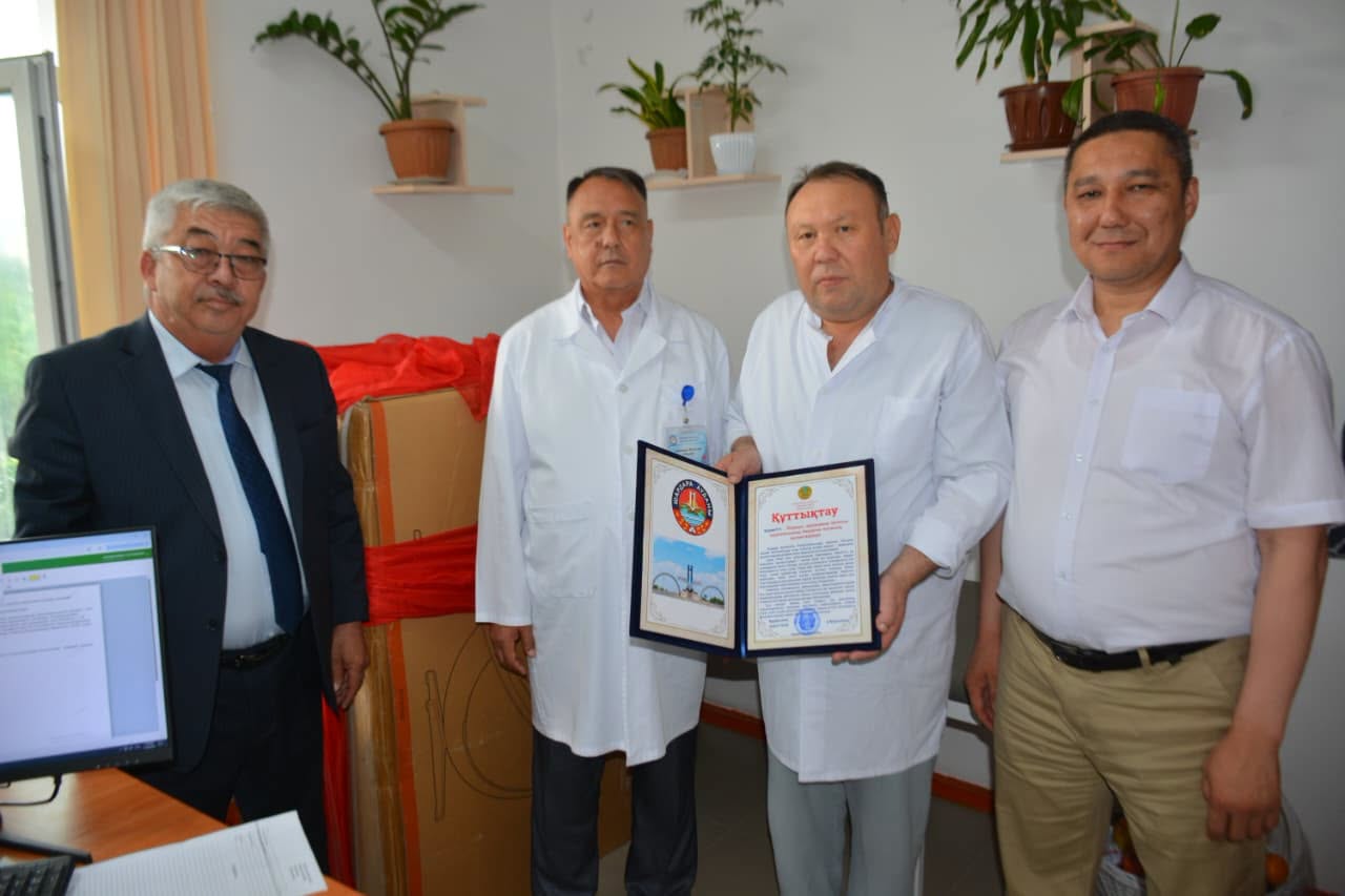 Шардара аудандық орталық ауруханасының хирургия бөліміне құрмет көрсетілді