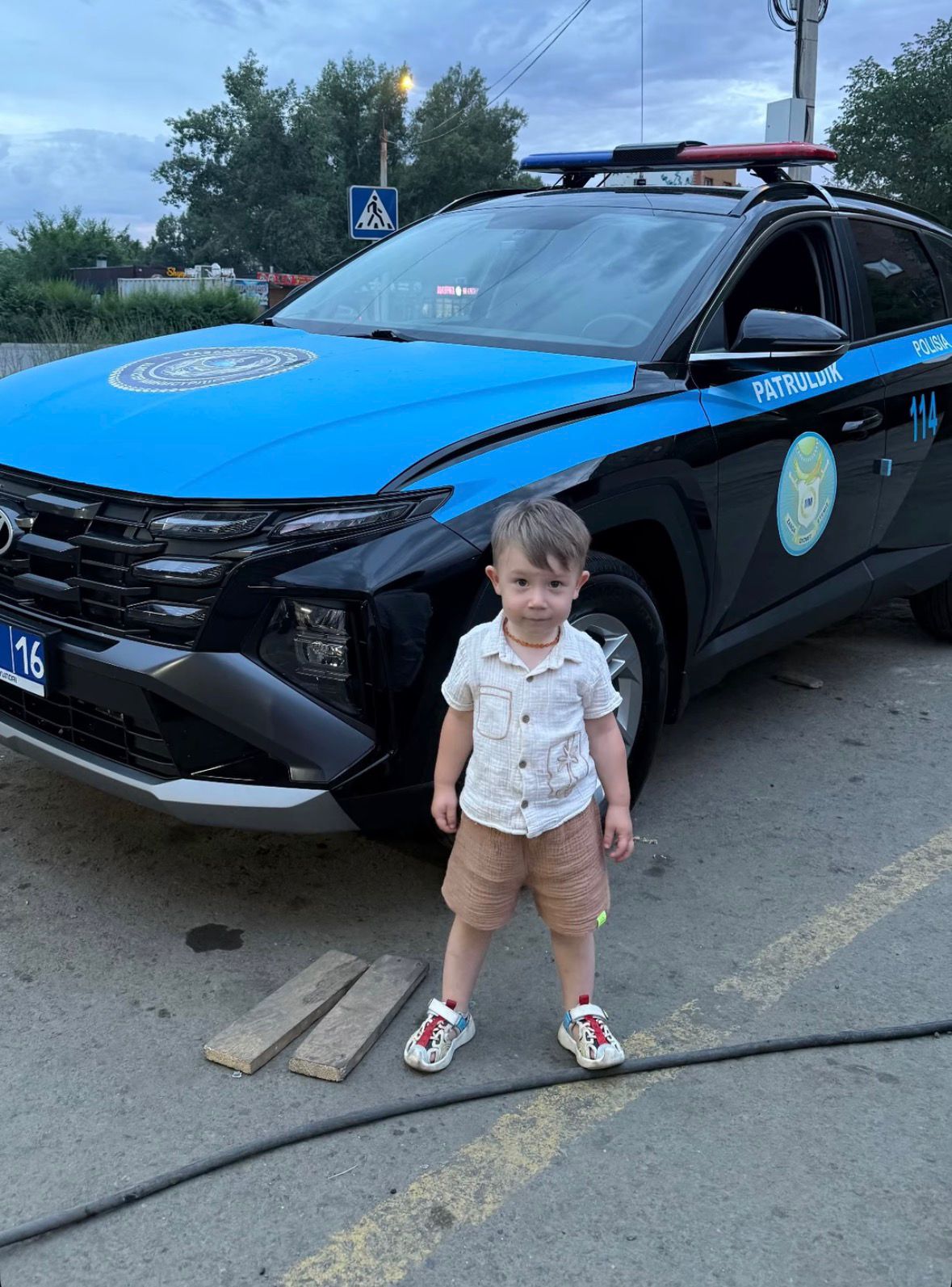 «Мама, где дяди?»: как полицейские ВКО подружились с любознательным малышом