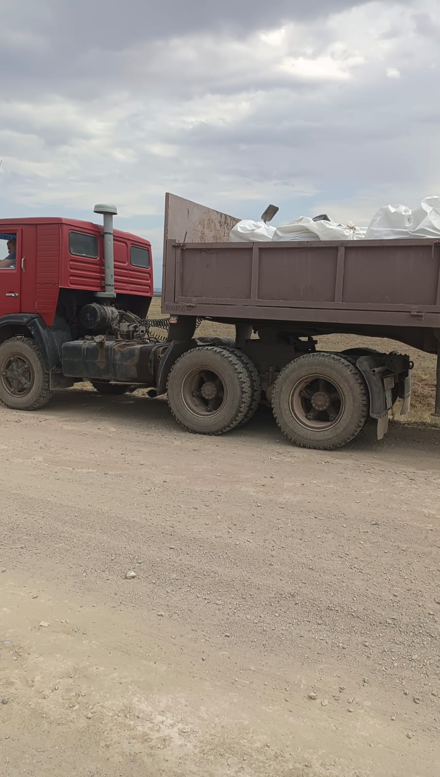 Начались ремонтные работы на 23-километровой подъездной дороге к поселку Дария.