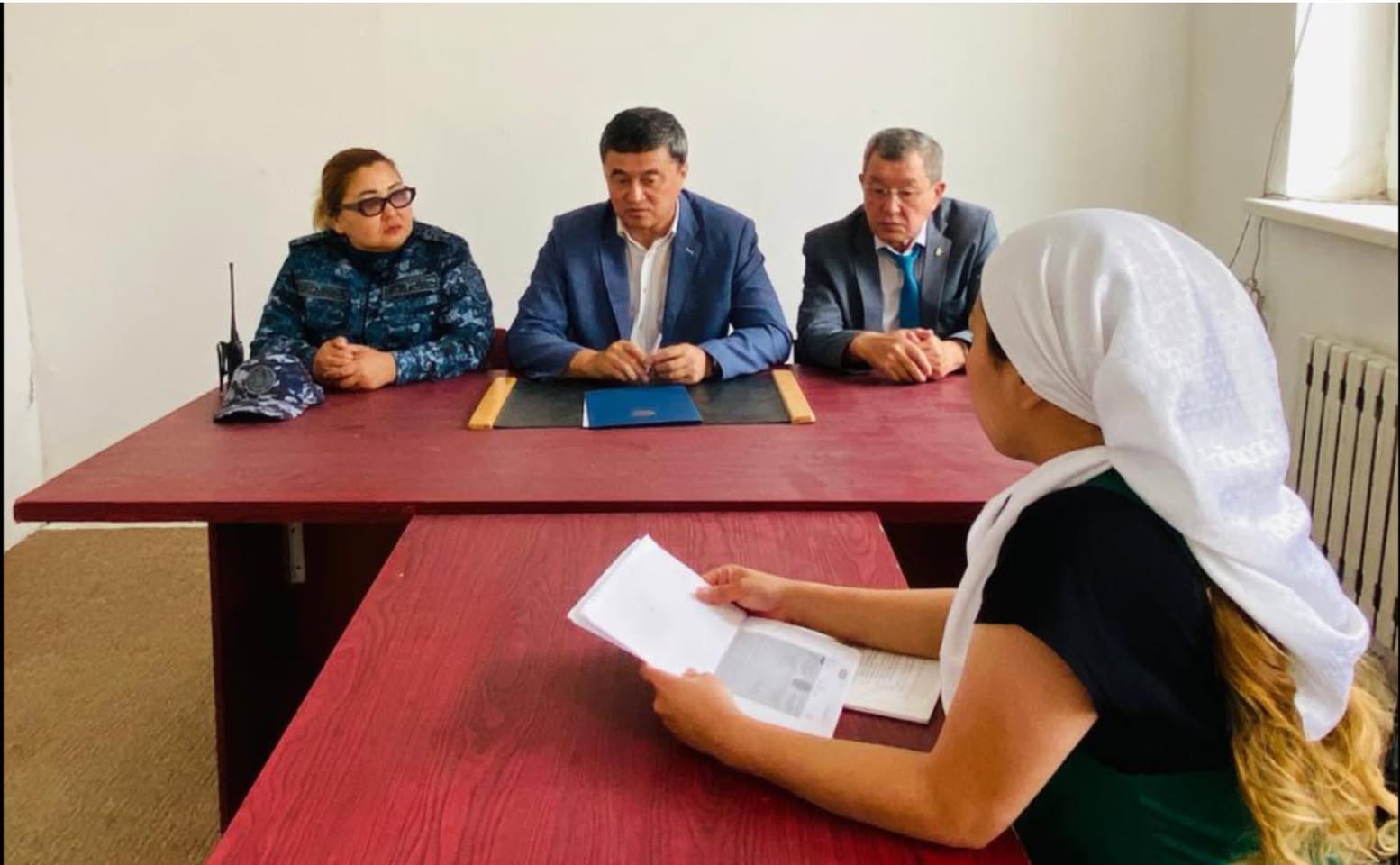 2 июня т.г. представитель Уполномоченного по правам человека в Республике Казахстан по Атырауской области Амангельды Абдолов совместно с сотрудниками КУИС провел личный прием гражданки А.Ш., отбывающая наказание в ГУ #79 (Женская колония).