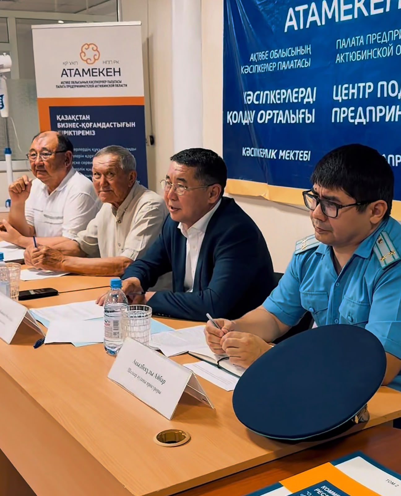 СОСТОЯЛАСЬ ВСТРЕЧА С ПРЕДПРИНИМАТЕЛЯМИ РАЙОНА, РУКОВОДИТЕЛЯМИ КРЕСТЬЯНСКИХ ХОЗЯЙСТВ
