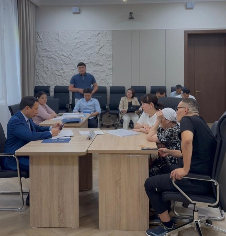 Проведён приём граждан акимом района