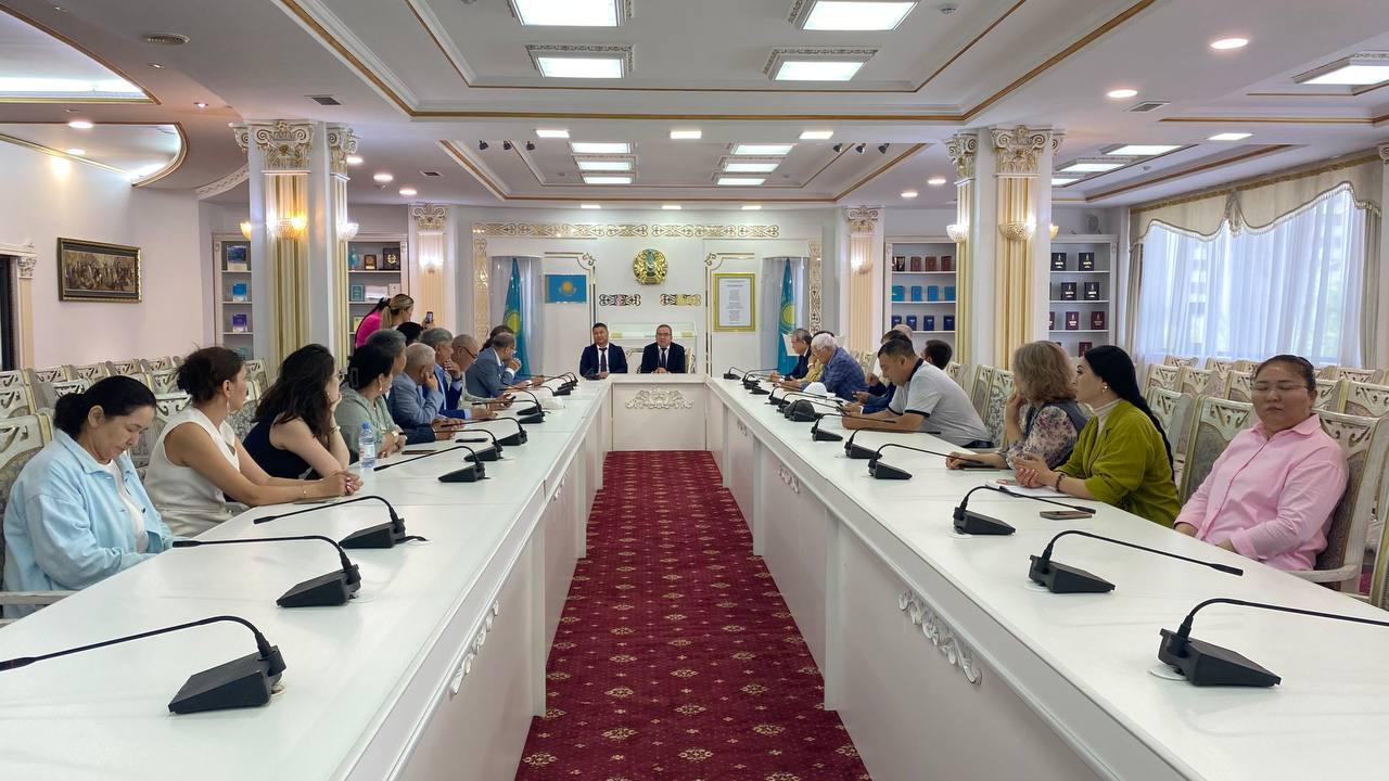 «Зерделі ұлт болмысы»: в Астане прошел круглый стол, организованный Союзом писателей