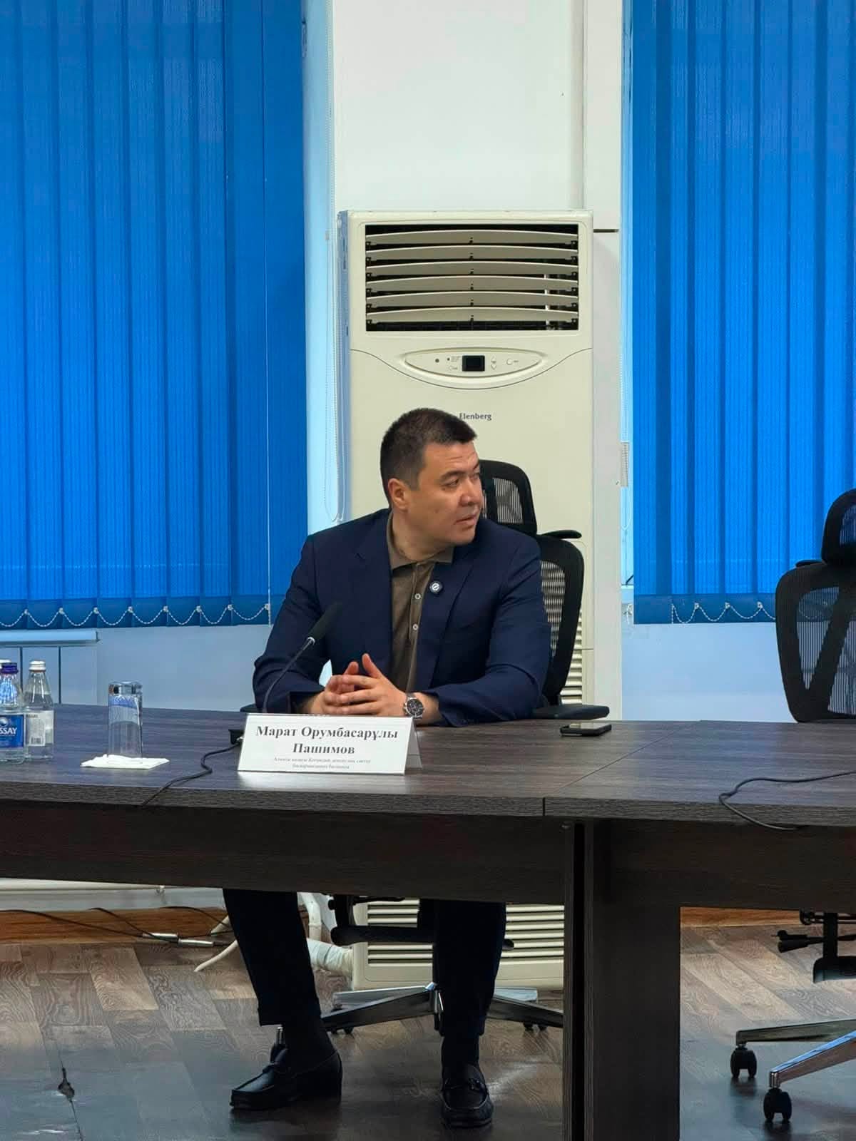 В Алматы состоялась встреча Марата Пашимова с выпускниками резидентуры