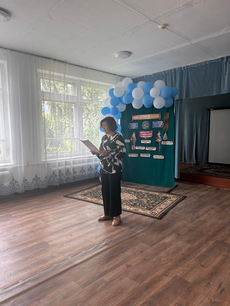 10.06.2026 года кандидат в  акимы   Кырымбетского сельского округа  Искакова Ж.Т провела предвыборную агитацию  с коллективом Сокологоровской школы.
