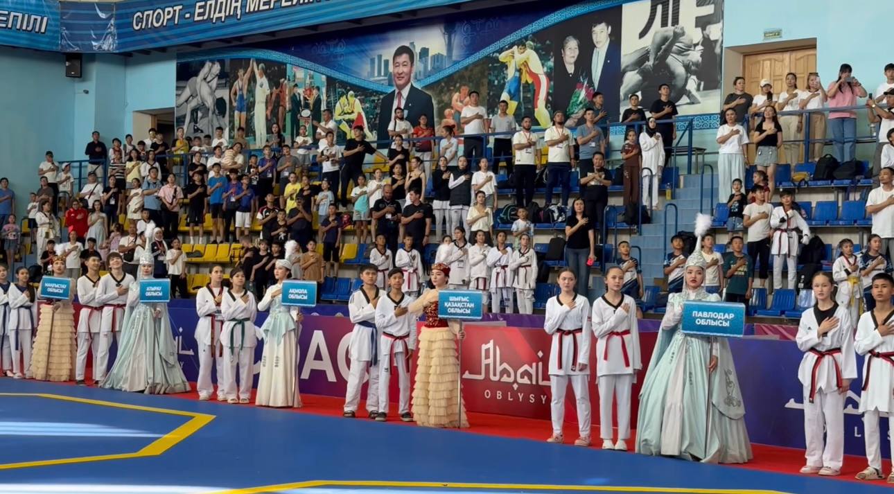Дорога к победе в спорте начинается с правильного выбора будущего: полицейские области Абай рассказали о вреде наркотиков на площадке, где собрались около 300 спортсменов