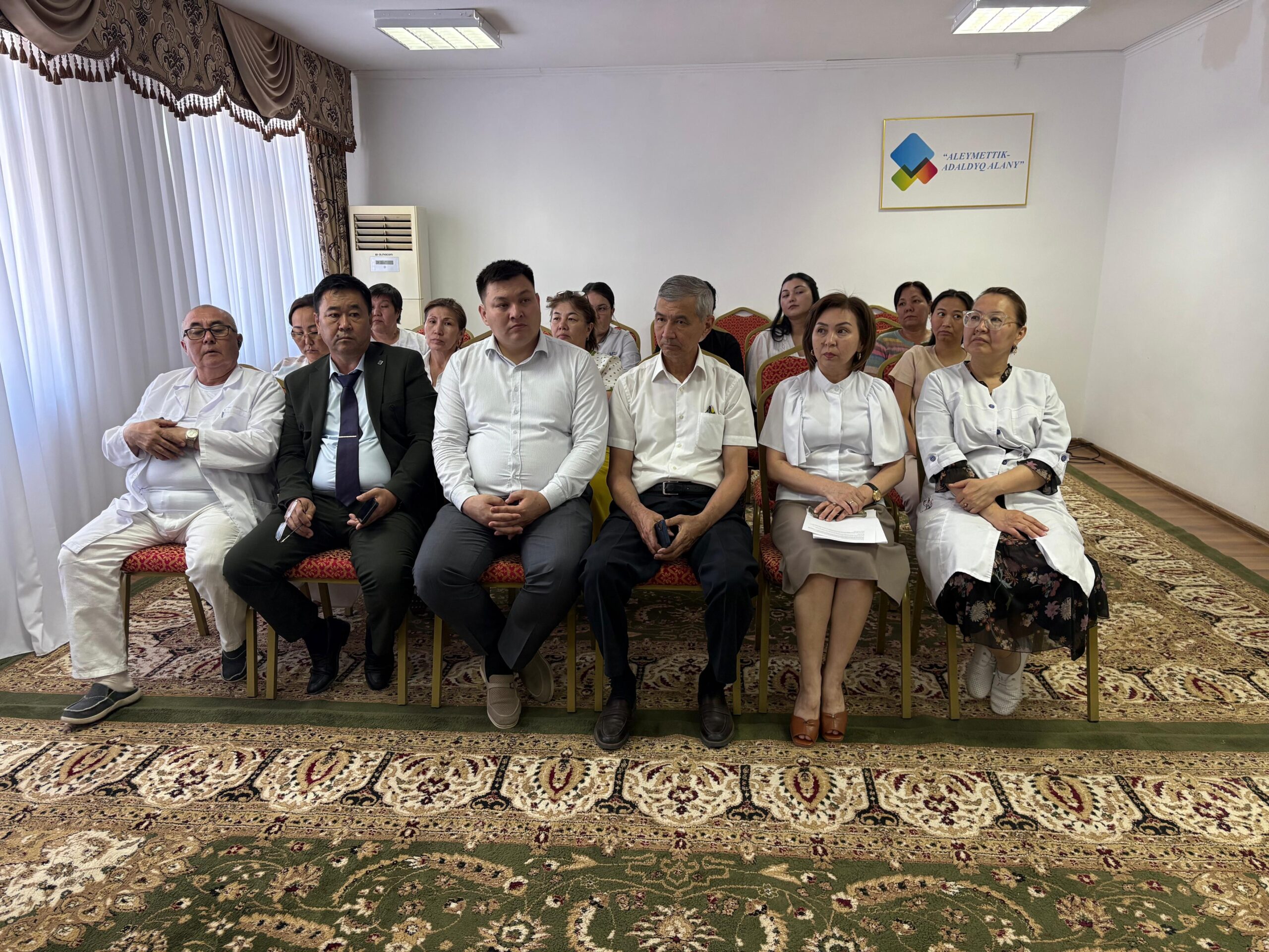 В целях проведения профилактической разъяснительной работы, направленной на недопущение вовлечения государственных служащих в деятельность деструктивных религиозных течений, для сотрудников Департамента было проведено правовое обучение.