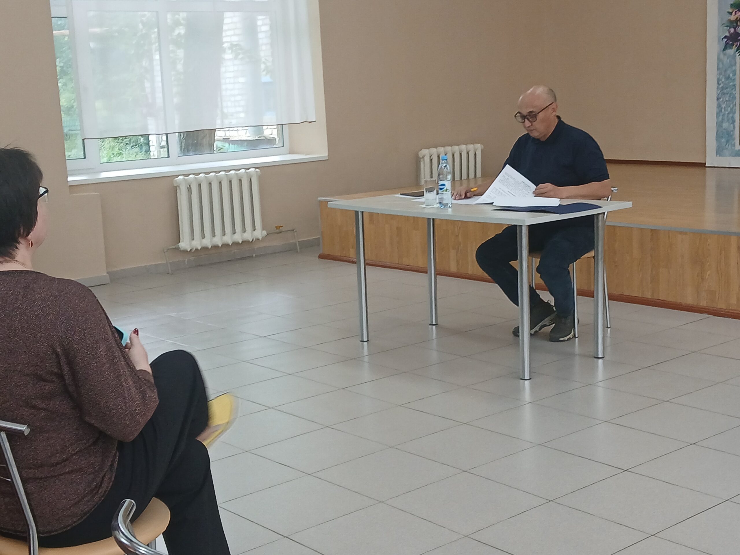 В селе Перелески прошла встреча акима Денисовского района Катпаева Р.Ж ., с населением