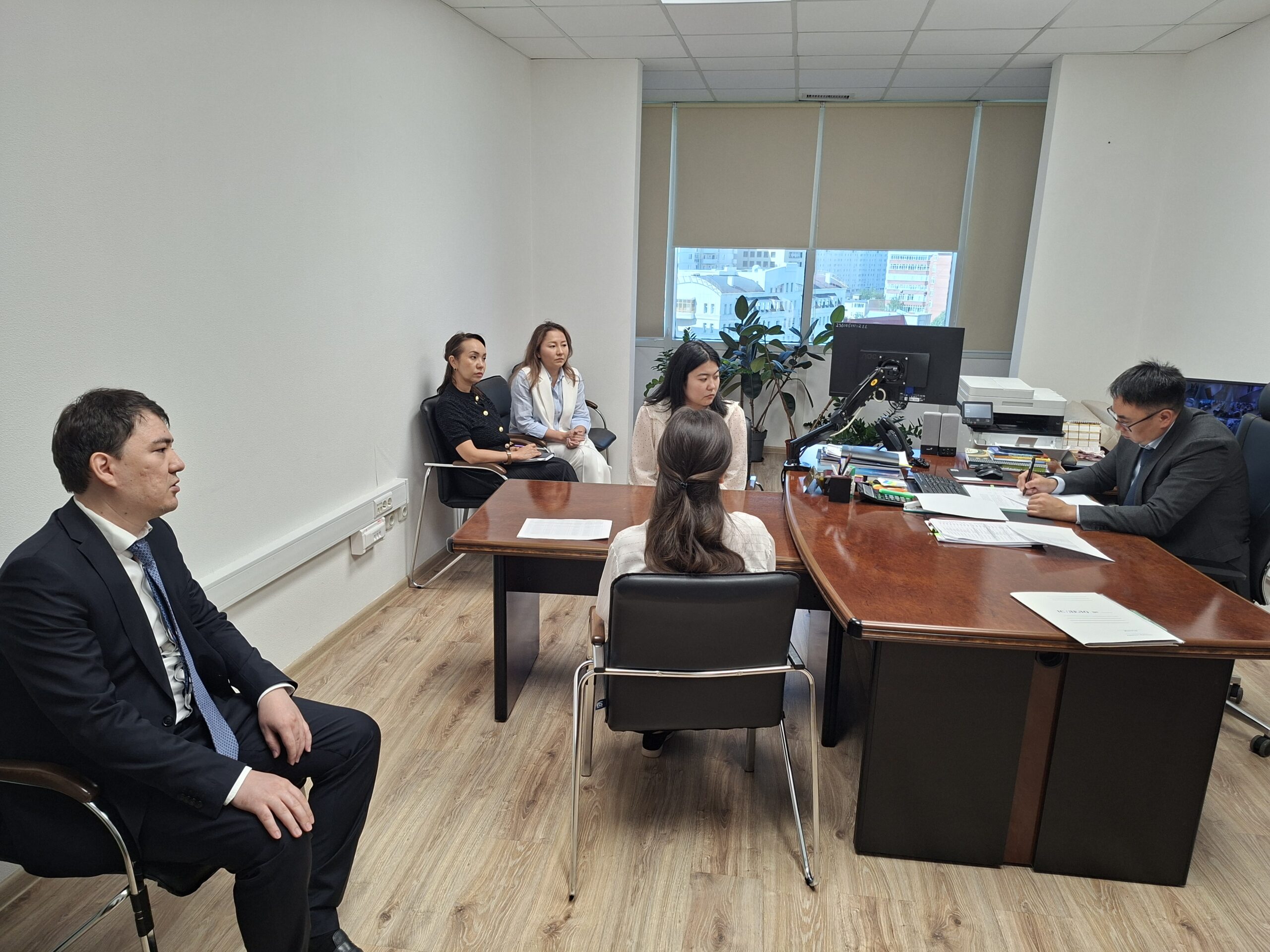 Разъяснительная работа с работниками, впервые поступившими на государственную службу или вновь поступившими после прекращения, а также с работниками, переведенными из других государственных органов