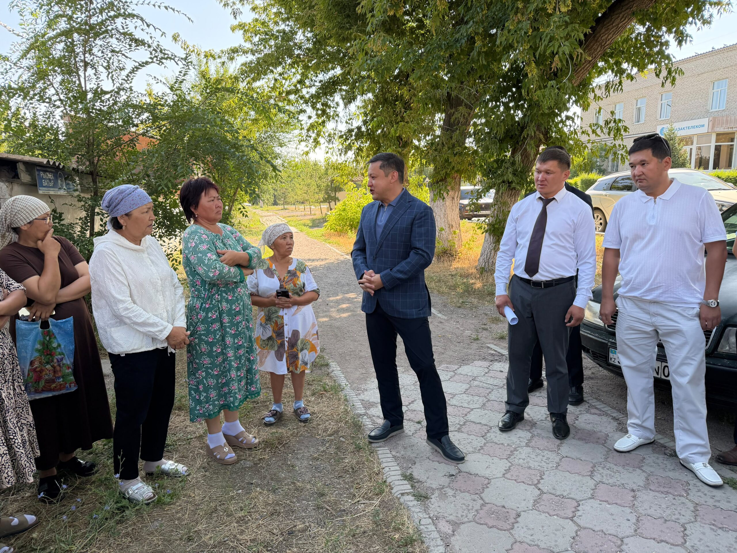 В селе Бауыржан Момышулы состоялась встреча с жителями улицы Рысбек батыра