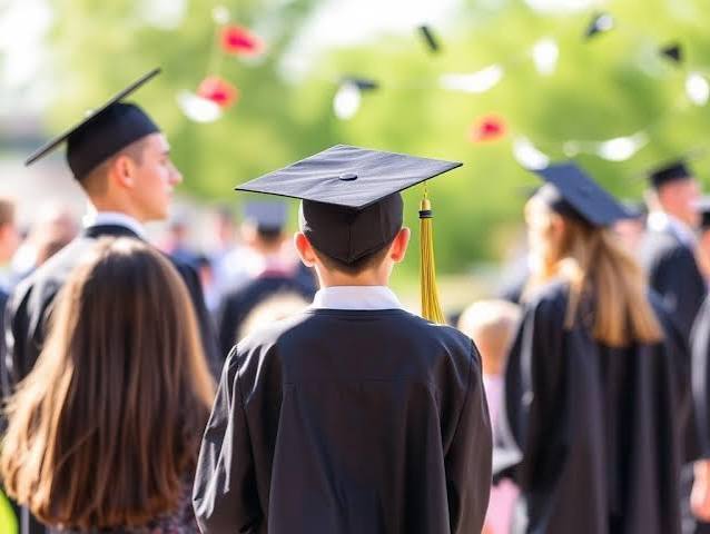Выпускникам школы поселка Мойынты были вручены аттестаты