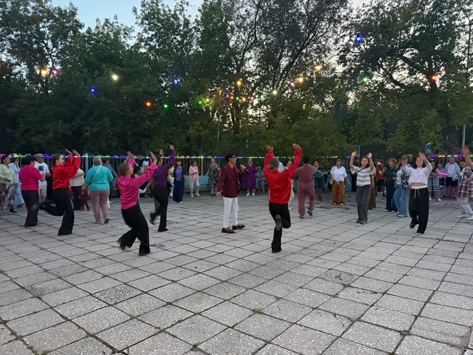 ПРАЗДНИК МОЛОДОСТИ В ПАРКЕ КУЛЬТУРЫ И ОТДЫХА  «ЖАСТАР және БОЛАШАК»