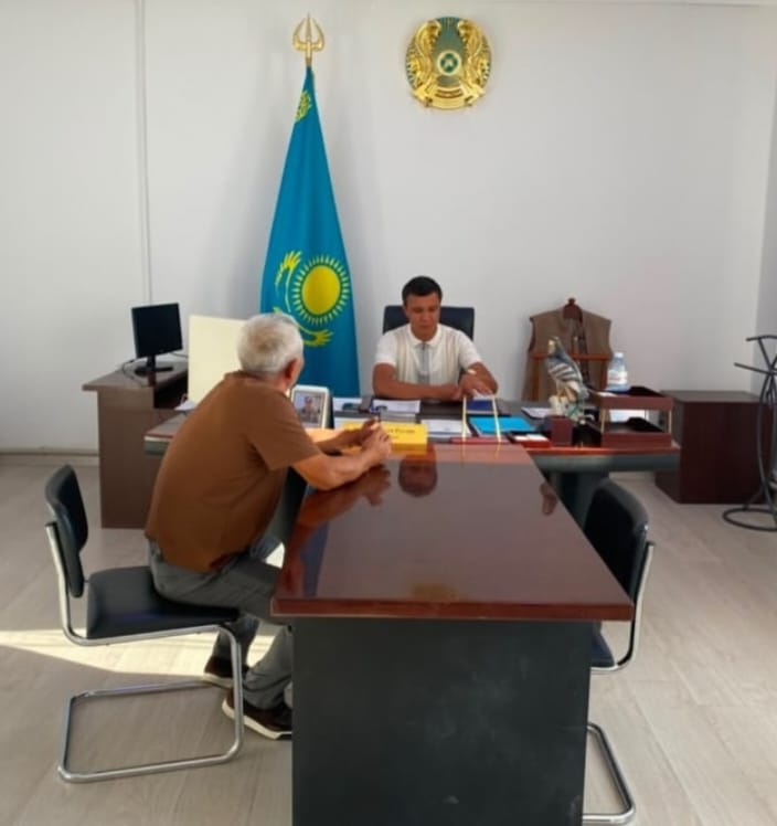 27 августа текущего года в ГУ” Аппарат акима Рахатского сельского округа “в целях повышения качества оказания государственных услуг прошло мероприятие” День услугополучателя”.