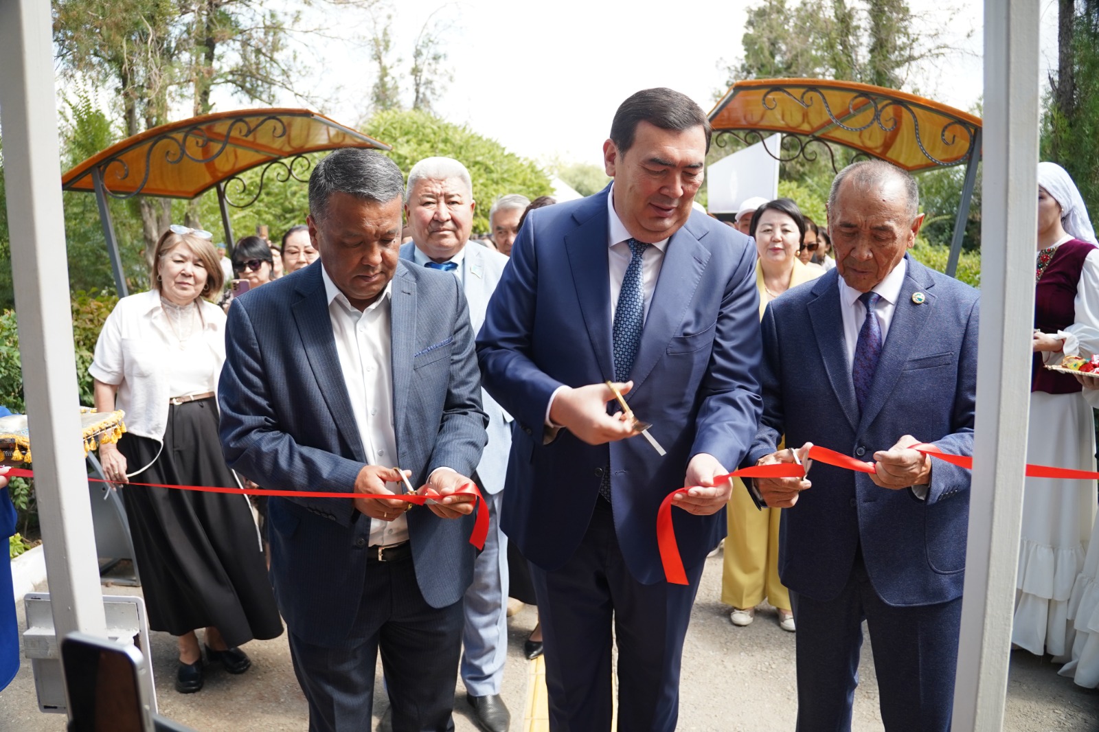 В массиве Сұлутөр состоялось открытие новой современной библиотеки
